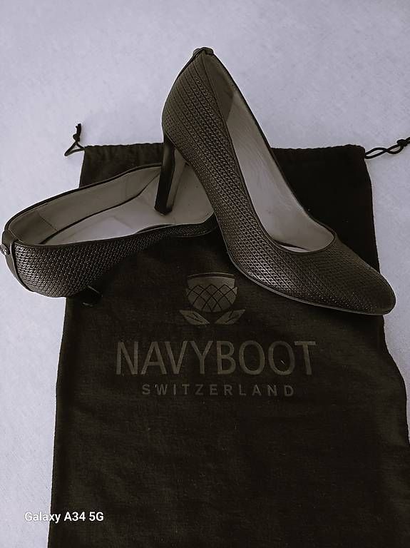 Scarpe da donna: Pumps von Navyboot Größe 37,5 – Usato da Zürich venduto da roman87788 2