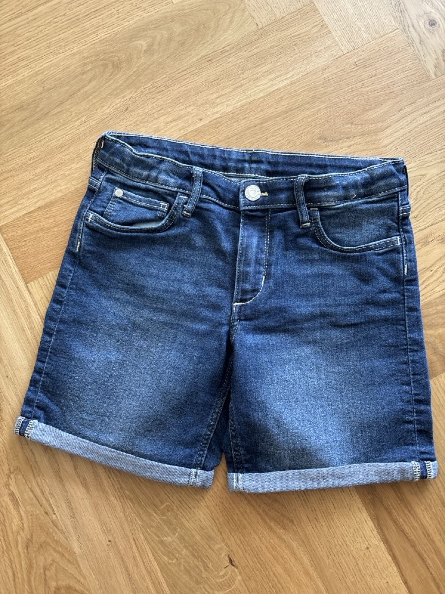 H&M Pantaloni: Shorts von H&M, Grösse 140 – Usato da Wohlen AG venduto da Michi761