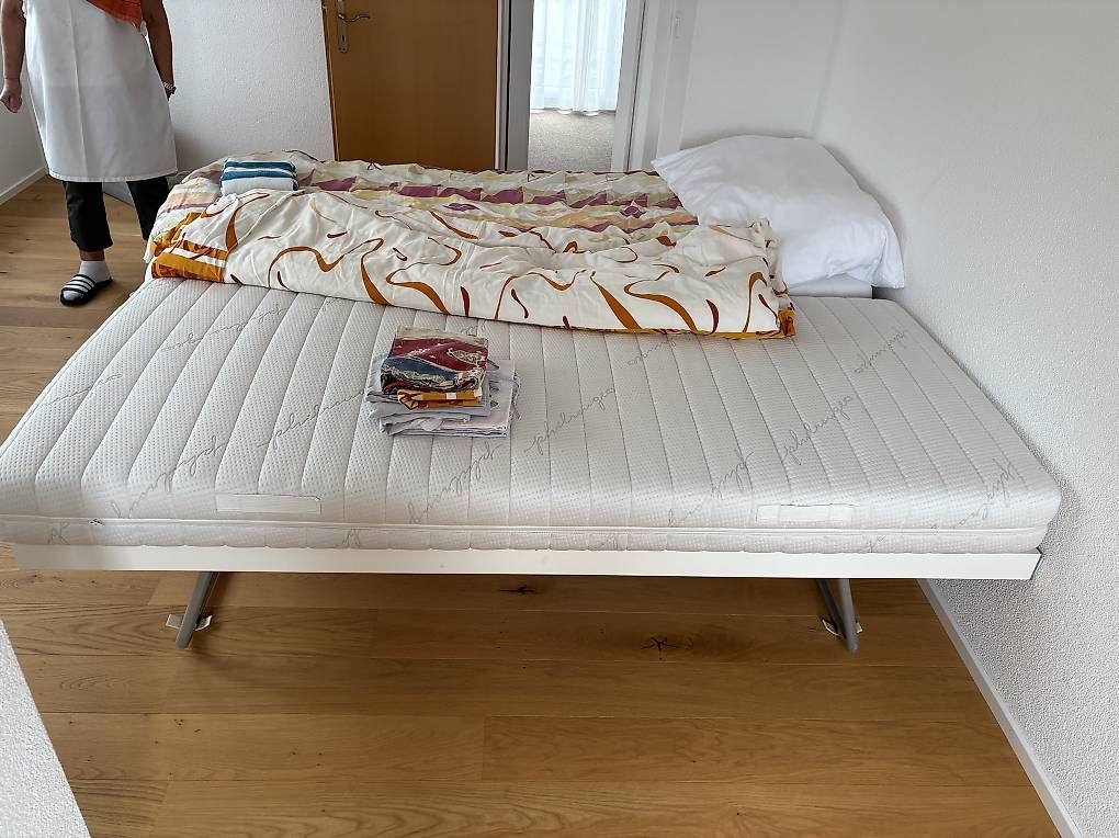 Lits: Bett 90x180 – D'occasion à Degersheim par Mastesam