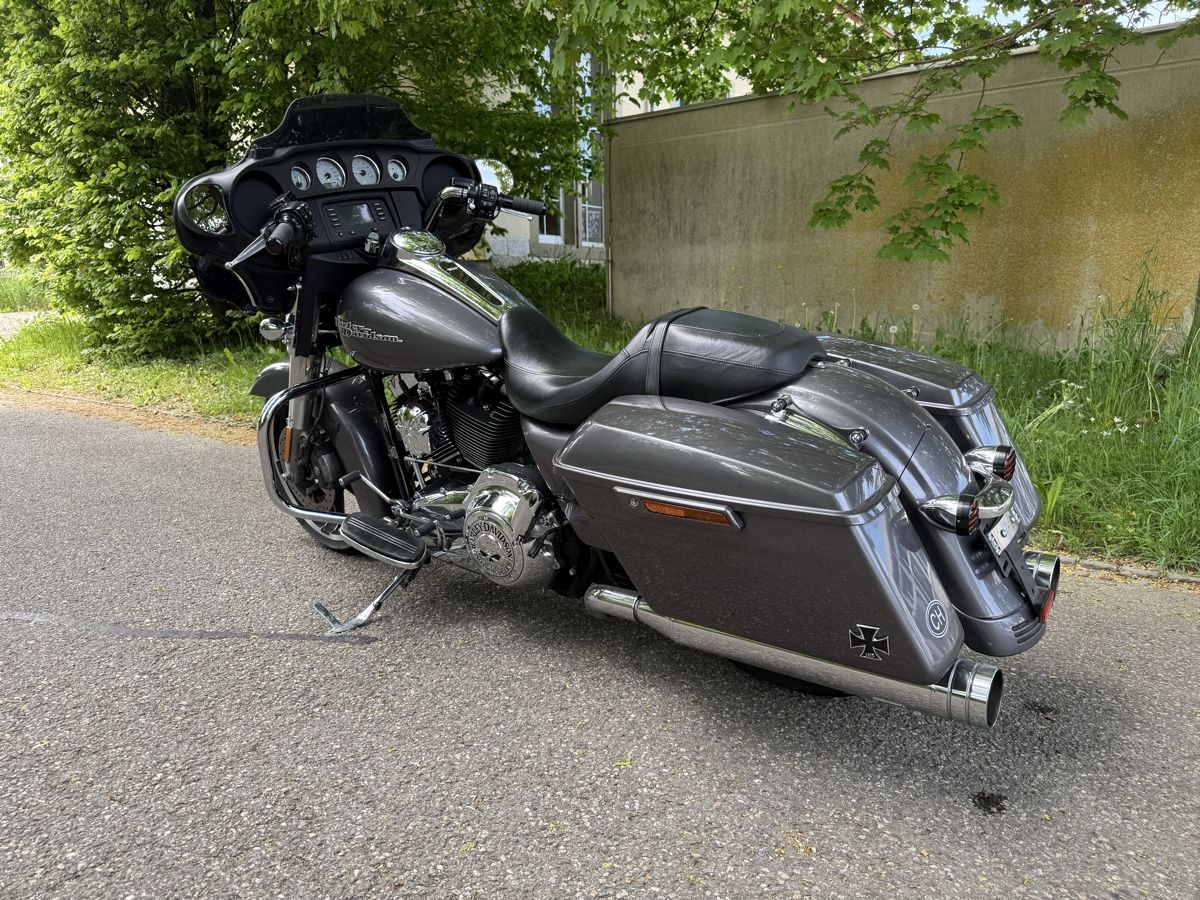 Chopper: Harley Davidson Street Glide FLHX – Usato da Auswil venduto da sportritchi 5