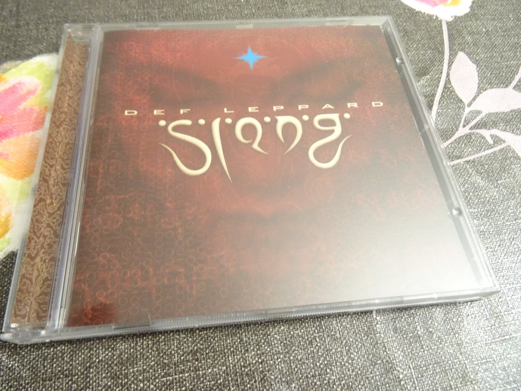 CDs: Def Leppard - Slang CD – Gebraucht aus Olten von Disc-Ausverkauf