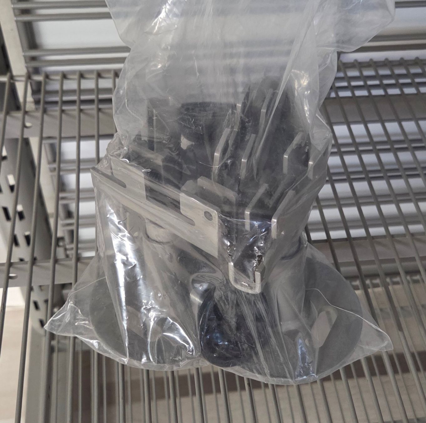 Scaffali: Verkaufsregal aus Metall – Usato da Geroldswil venduto da Car-HiFi-Performance 4