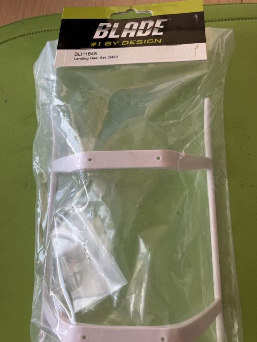 Blade RC Modellbau: Landing gear Blade 450 – Neu und originalverpackt aus Conthey von Skycrane72