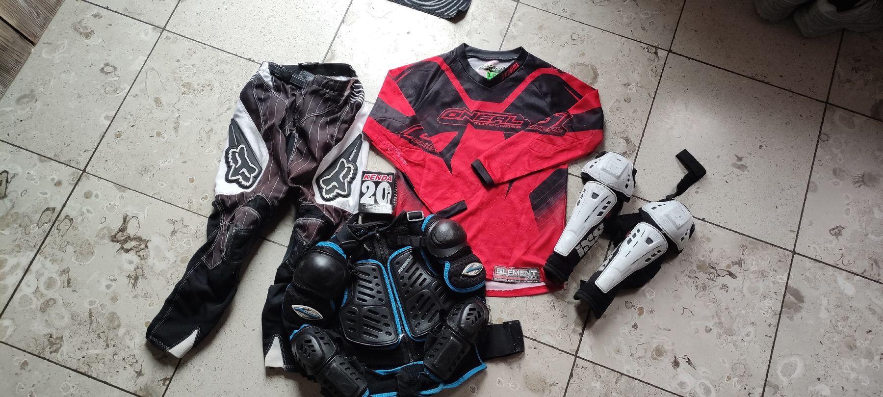 Lotti & Set di vestiti: BMX Set / Mountainbike Set – Usato da Wattenwil venduto da TabeaK