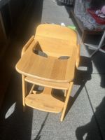 Kinderhochstuhl aus Holz mit Essbrett gebrauchter Zustand
