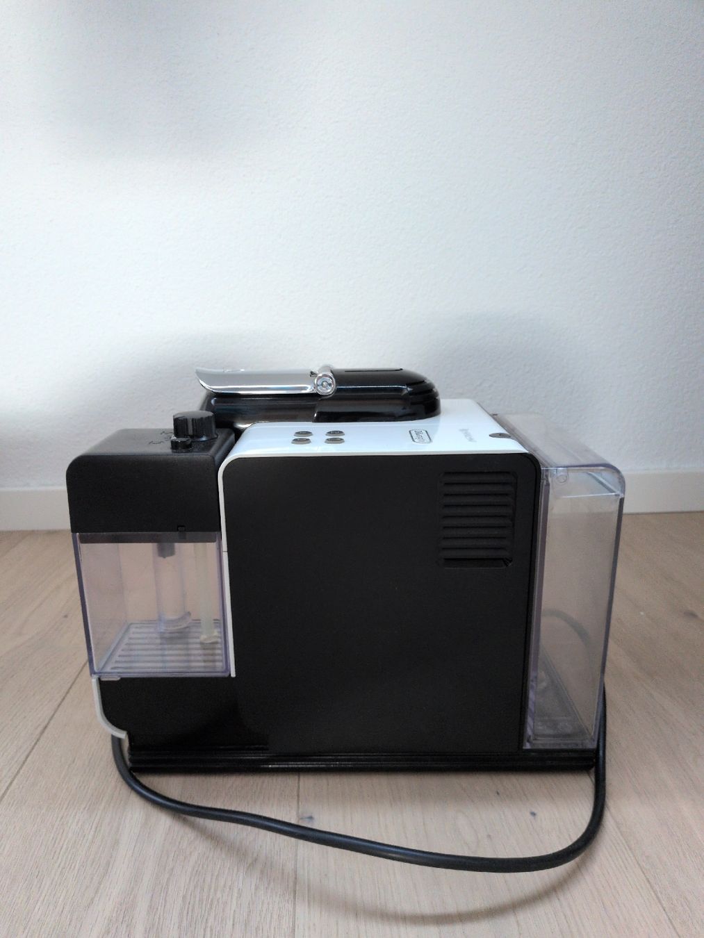 De'Longhi Macchine per caffè & Macchine per espresso: Nespresso Delonghi Coffee Machine – Usato da Basel venduto da ric_h97p 4