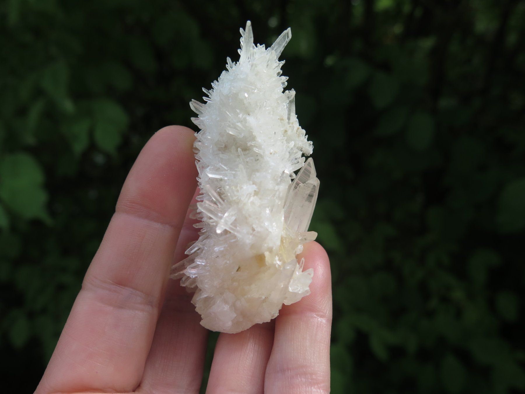 Mineralien & Heilsteine: Bergkristall mit vielen Spitzen – Gebraucht aus Schaffhausen von Yamakana51L8736OQ8 3