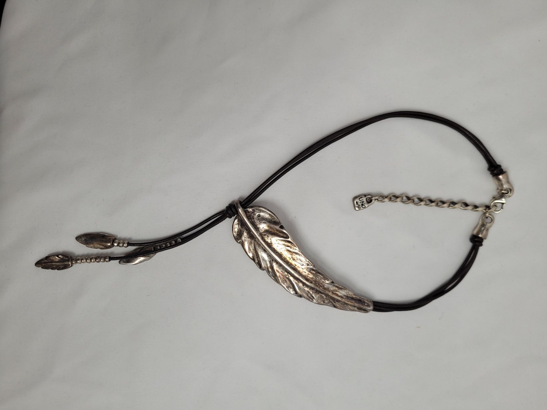 Catenine: UNO DE 50  collier plume argenté – Usato da Lausanne venduto da PlusValue_Lausanne 2