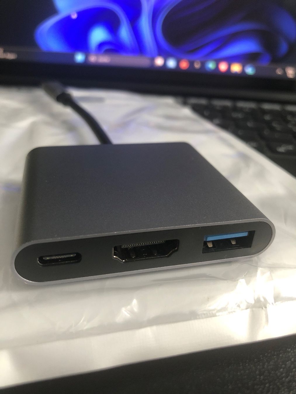 Kabel: USB-C Multiport Adapter HDMI 4K Hub Typ C auf USB 3, Spliter – Neu und originalverpackt aus Schaffhausen von _ALEJNA_ 3