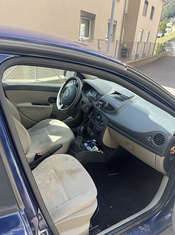 Automobili: Renault Clio mit restlicher MFK  – Usato da Gersau venduto da Pgk17 3