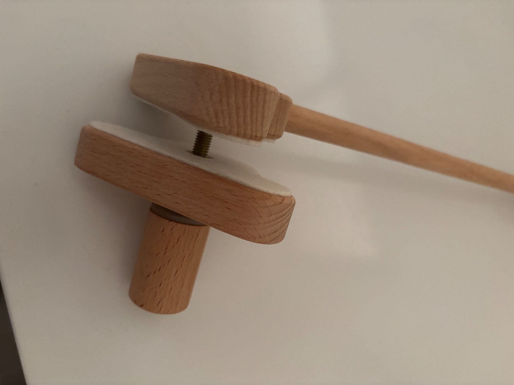 Supporti a parete: Baby-Mobile Halterung Holz – Usato da Zürich venduto da BaresfureRares 2
