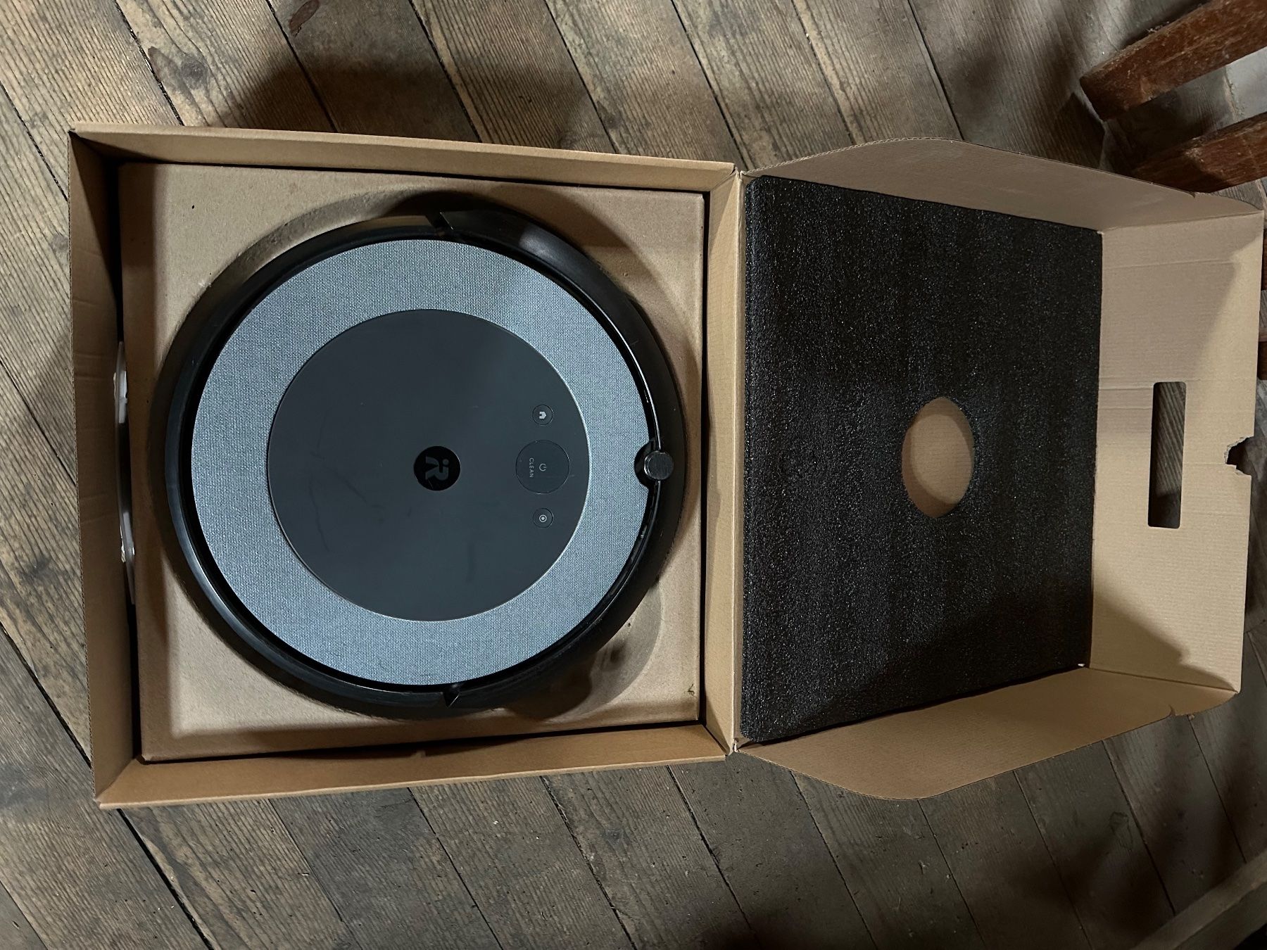 Irobot Staubsauger & Zubehör: iRobot Roomba i3+ mit Absaugstation – Gebraucht aus Stein am Rhein von ade_wd7s 7