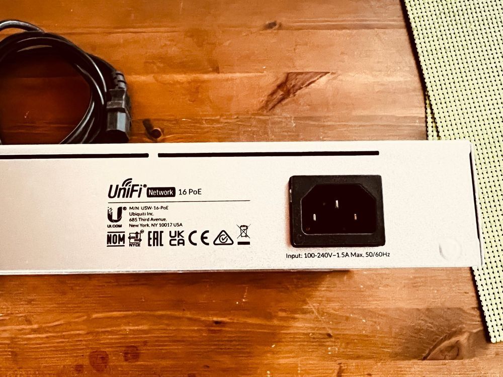 Ubiquiti Hub & Switch: Unifi usw-16 PoE Switch – Usato da Konolfingen venduto da Atruessel 1