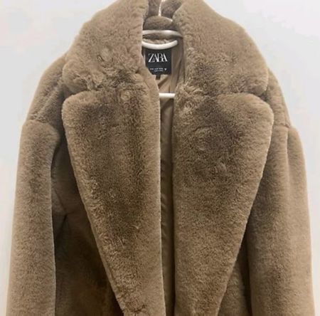 Warme Zara Teddyfell Jacke, Grösse M, perfekt für Winter