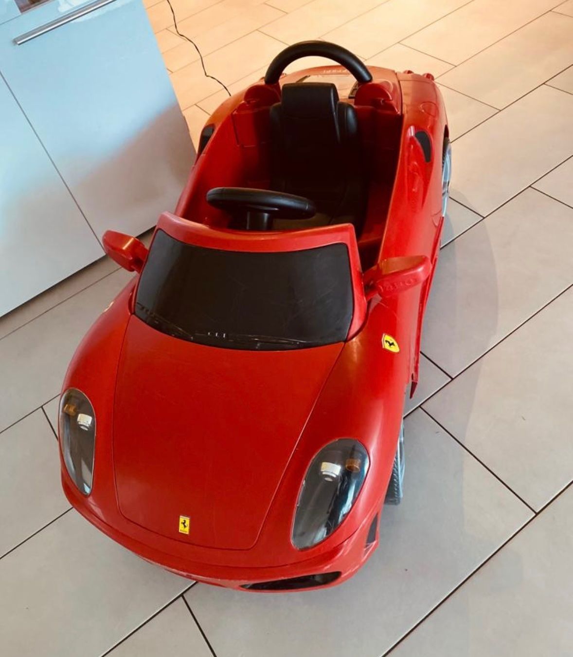 Fahrzeuge für Kinder: Elektroauto Ferrari (defekt) – Gebraucht aus Wohlen AG von