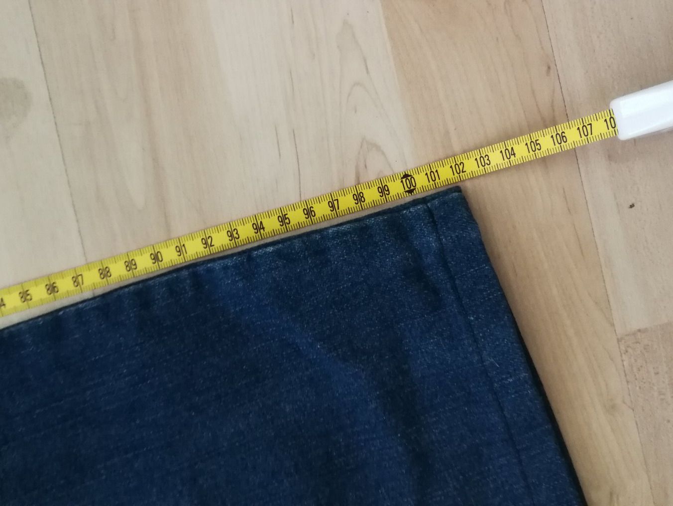 Jeans: Dunkelblaue Jeans, Gr. 38/M – Usato da Winterthur venduto da 1doodle2 2