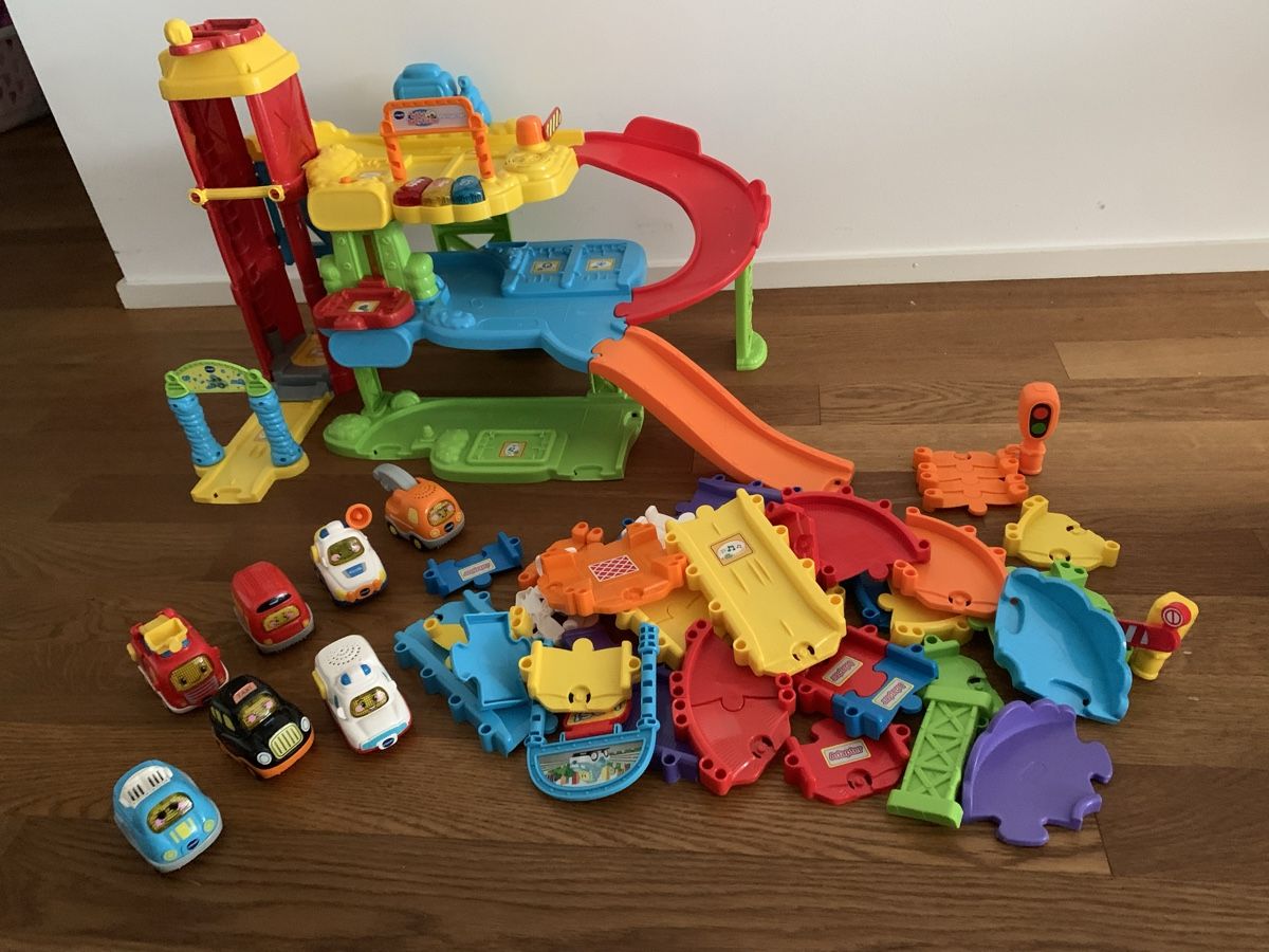 Vtech Giocattoli: Vtech Parkgarage – Usato da Buchrain venduto da Ham2383
