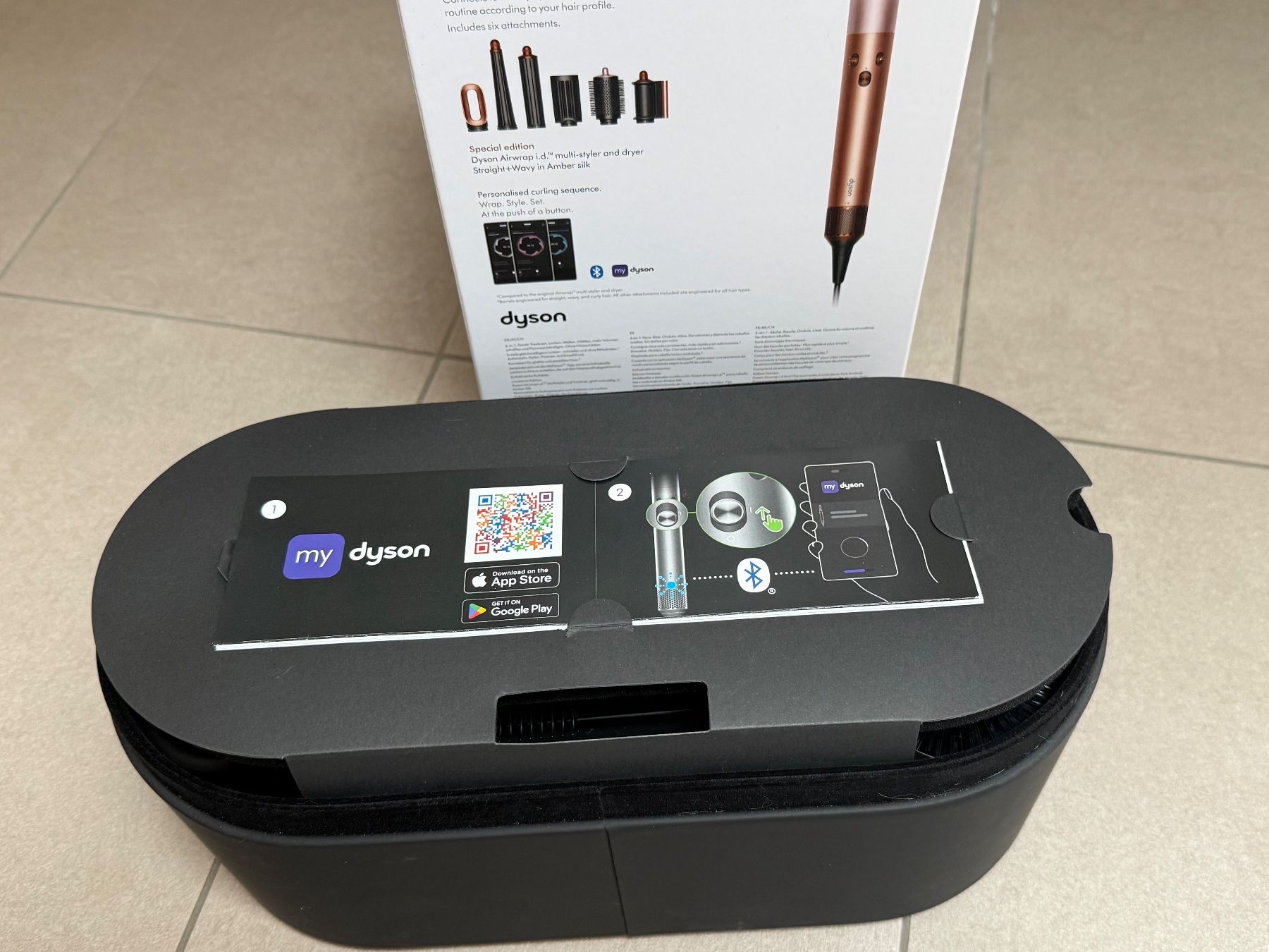 Dyson Piastre & Arricciacapelli: Dyson Airwrap i.d. Straight+Wavy Amber Silk – Nuovo (secondo la descrizione) da Rotkreuz venduto da gismo_83 3