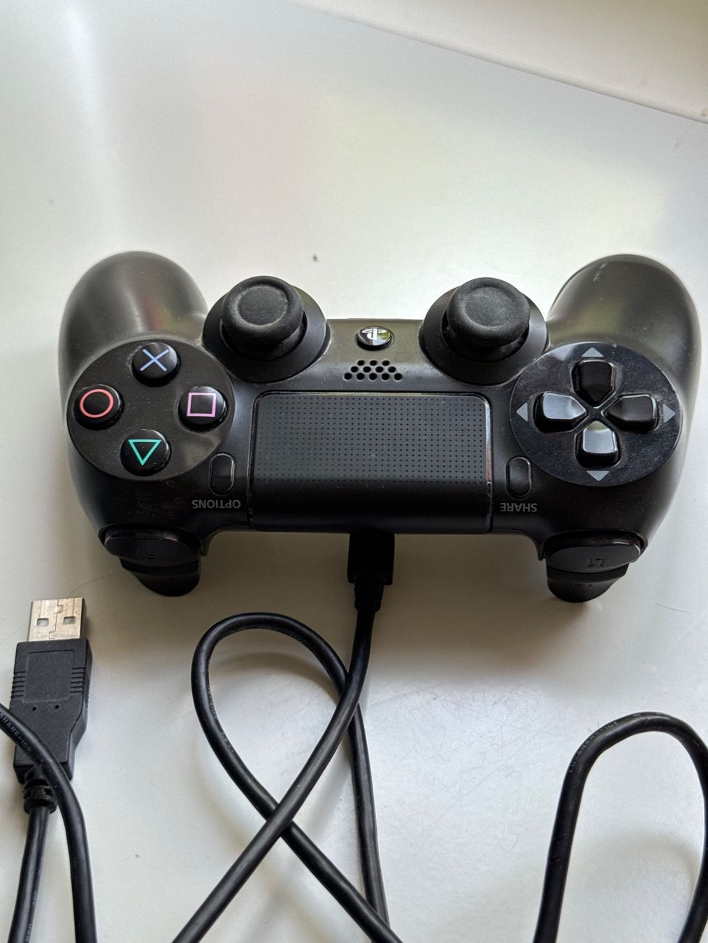 Sony Controller: PS4 Controller mit USB-Kabel – Usato da Uster venduto da Nyyk 2