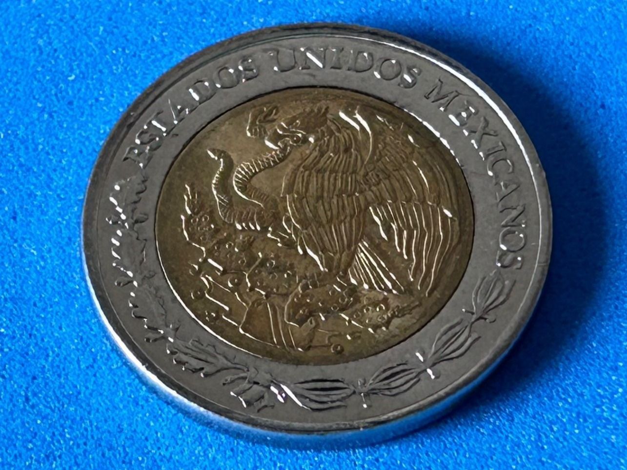 Toutes les monnaies: Mexico - 1 Peso 2012 – D'occasion à Corcelles NE par AJKader 1