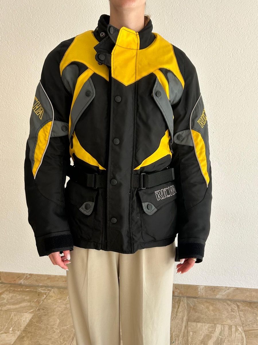 Lotti di vestiti: Motorradjacke mit Hose – Usato da Wettingen venduto da jen_6m7h 1