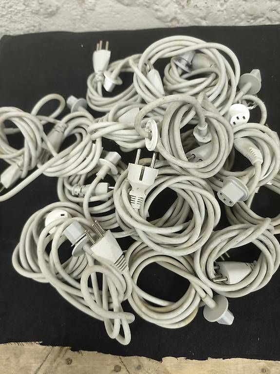 Apple Câbles: 20× Apple Stromkabel Volex – D'occasion à Binningen par saviola01 2