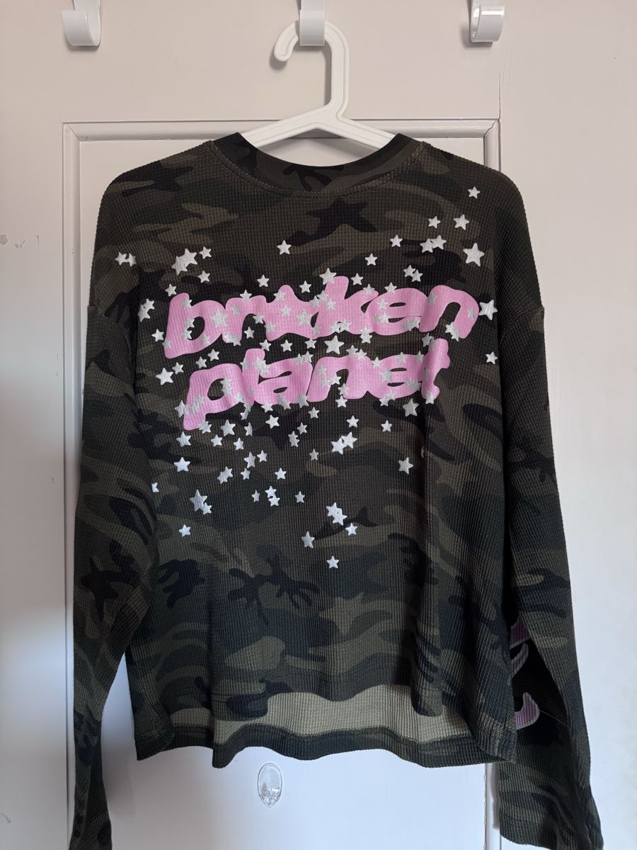 Pulls & Sweat-shirts: Broken Planet longsleeve – D'occasion à Trimbach par zoraaurelia