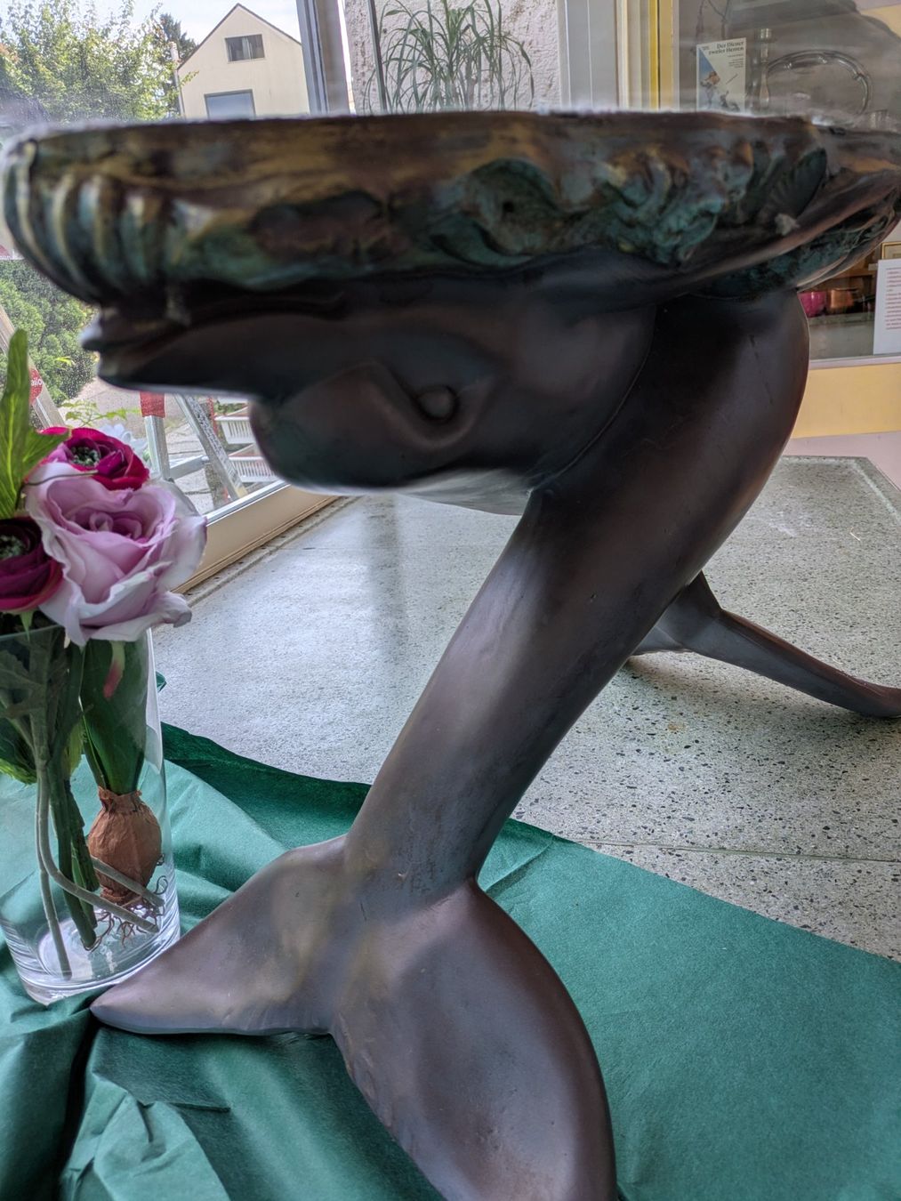 Tavoli: Salontisch mit Delfinfuss – Usato da Erlenbach ZH venduto da sialena 1