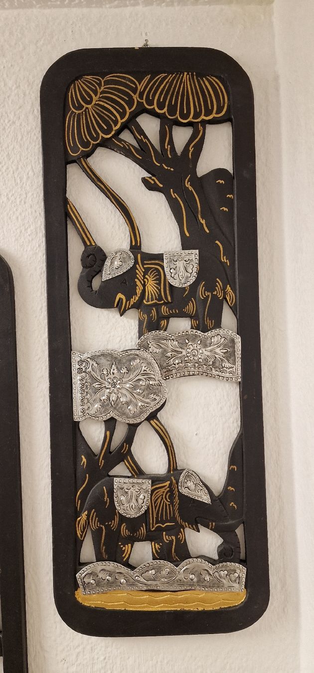 Foto & Immagini: Holzgeschnitzte Wandkunst – Usato da Zürich venduto da Abrar123 5