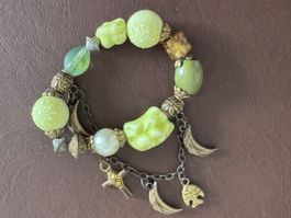 Grünes Armband mit Anhänger, Modeschmuck, Sommerlich!
