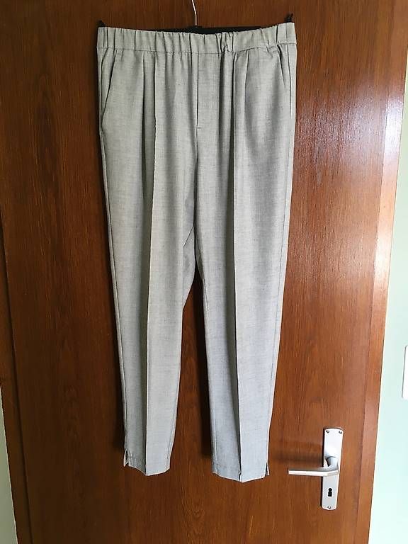 Pantaloni: Graue Business Hose, Gr M – Usato da Uster venduto da Cammie
