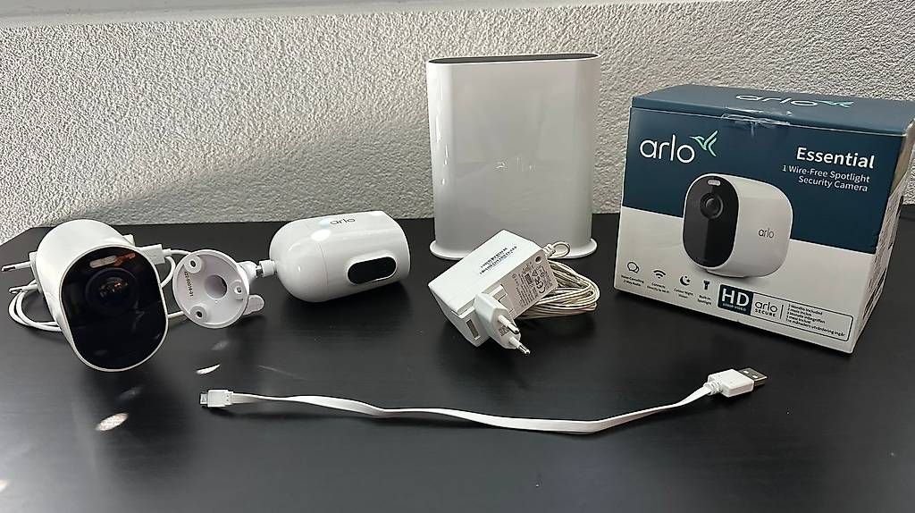 Caméscopes: Kit Arlo Essential  2 caméras + station de base – D'occasion à Morges par ake_785h 2