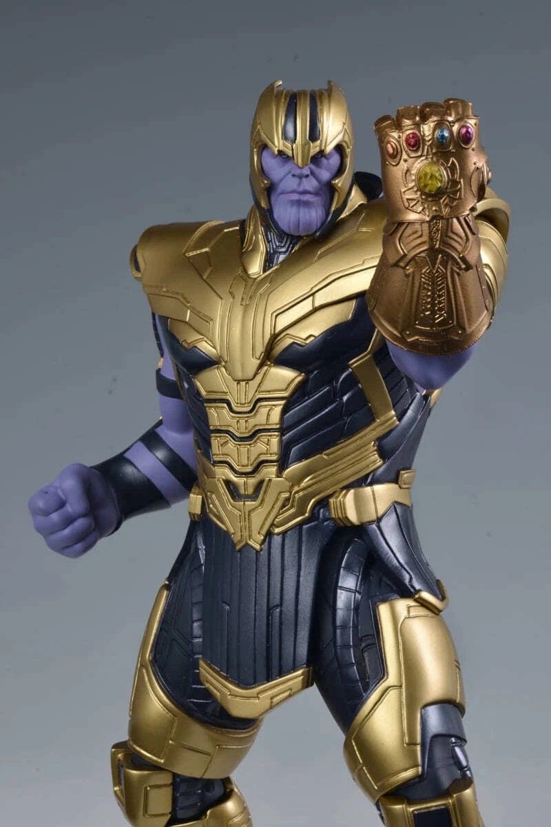 Statuette: AVENGERS Limited Premium - Avengers Endgame - Thanos 20cm – Nuovo e nell'imballaggio originale da St-Imier venduto da ATTAKSHOP 2