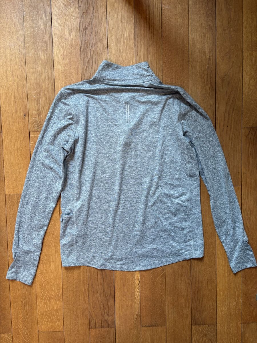 Nike T-Shirts: Nike Running Drit Fit Langarmshirt S – Neu und originalverpackt aus Zürich von my_butterbrot 1