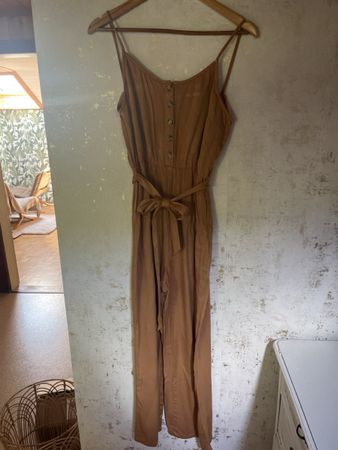 Sommerlicher Jumpsuit, Gr. M, Top Zustand, Braun Ton