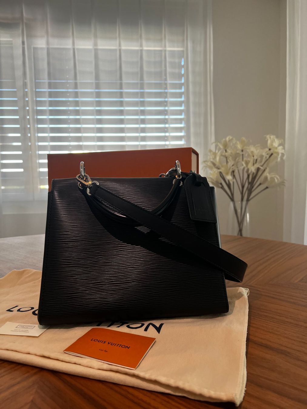 Louis Vuitton Taschen für Damen: Handtasche Louis Vuitton "Grenelle Cuir Noir" Medium – Neu (gemäss Beschreibung) aus Obfelden von running_mike 5