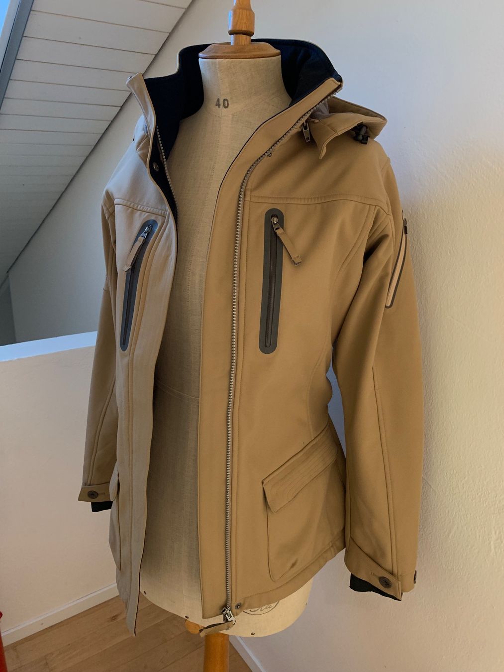 Jacken: Maya Maya Jacke – Gebraucht aus Ennetbaden von usemiste