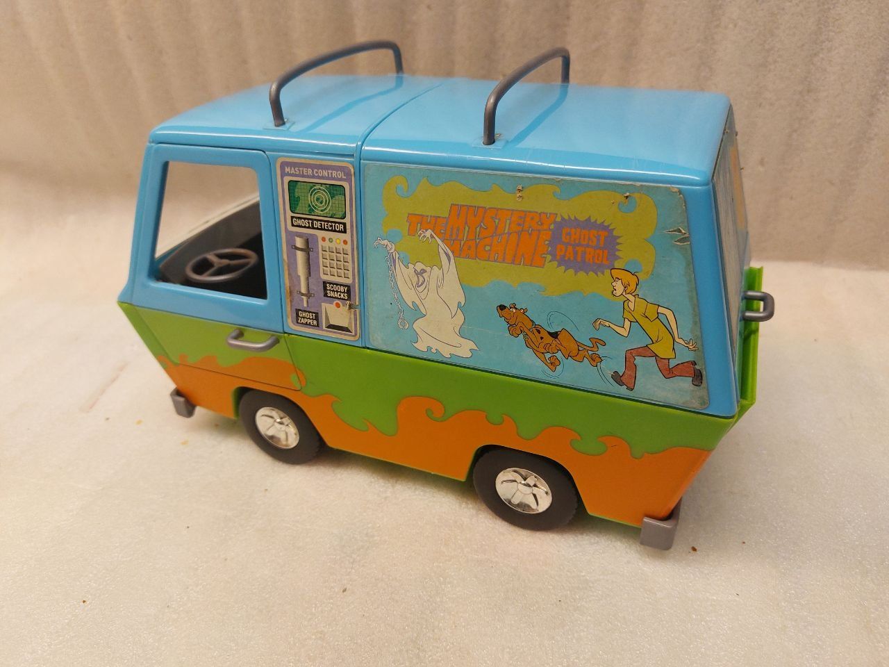 Giocattoli: Scooby-Doo Mystery Machine van with 4 characters - 2005 – Usato da Pambio Noranco venduto da TREBORLOP 3