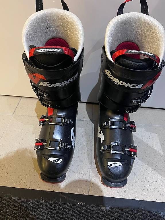 Nordica Herrenschuhe: Chaussures de ski Nordica – Gebraucht aus Cernier von MUM_usinage 1