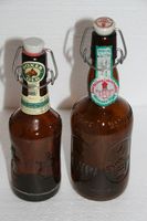 2 Bierflaschen mit Bügel