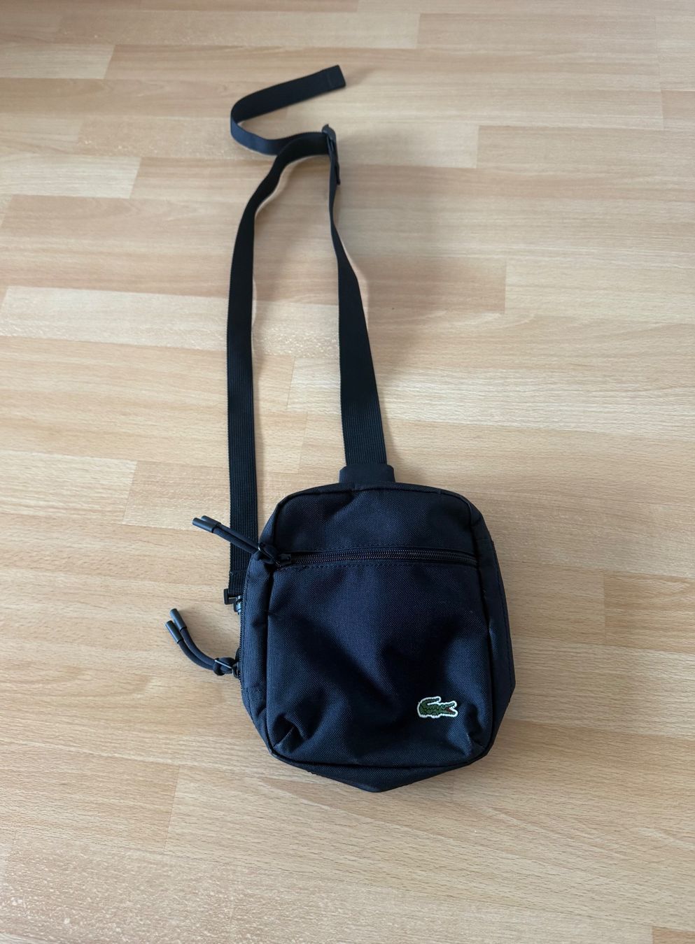 Lacoste Borse: Lacoste Umhängetasche Neu – Usato da Flamatt venduto da Jokerrro9