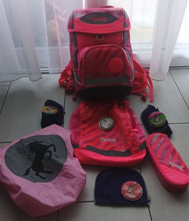Ergobag Schulthek Pink Einhorn mit viel Zubehör