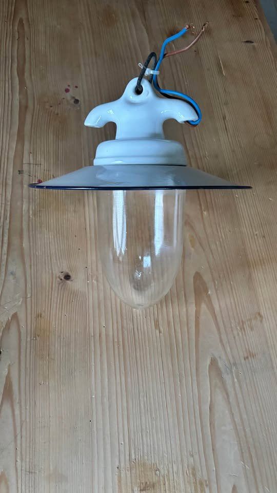 Kronleuchter & Deckenlampen: Deckenleuchte E-Mail / Glas – Industrial Stil – Gebraucht aus Sarnen von zdebby 1