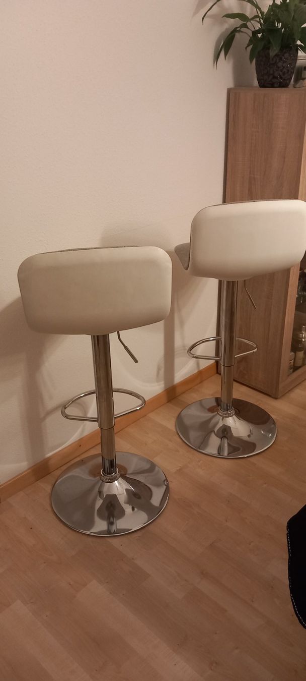 Ladenausstattungen & Messebau: Barhocker – Gebraucht aus Meinisberg von mar_7spz 1