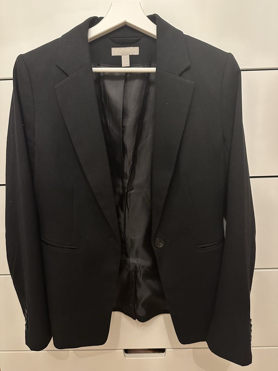 H&M Jacken: H&M Blazer Damen schwarz Grösse S – Gebraucht aus Bern von al.essia