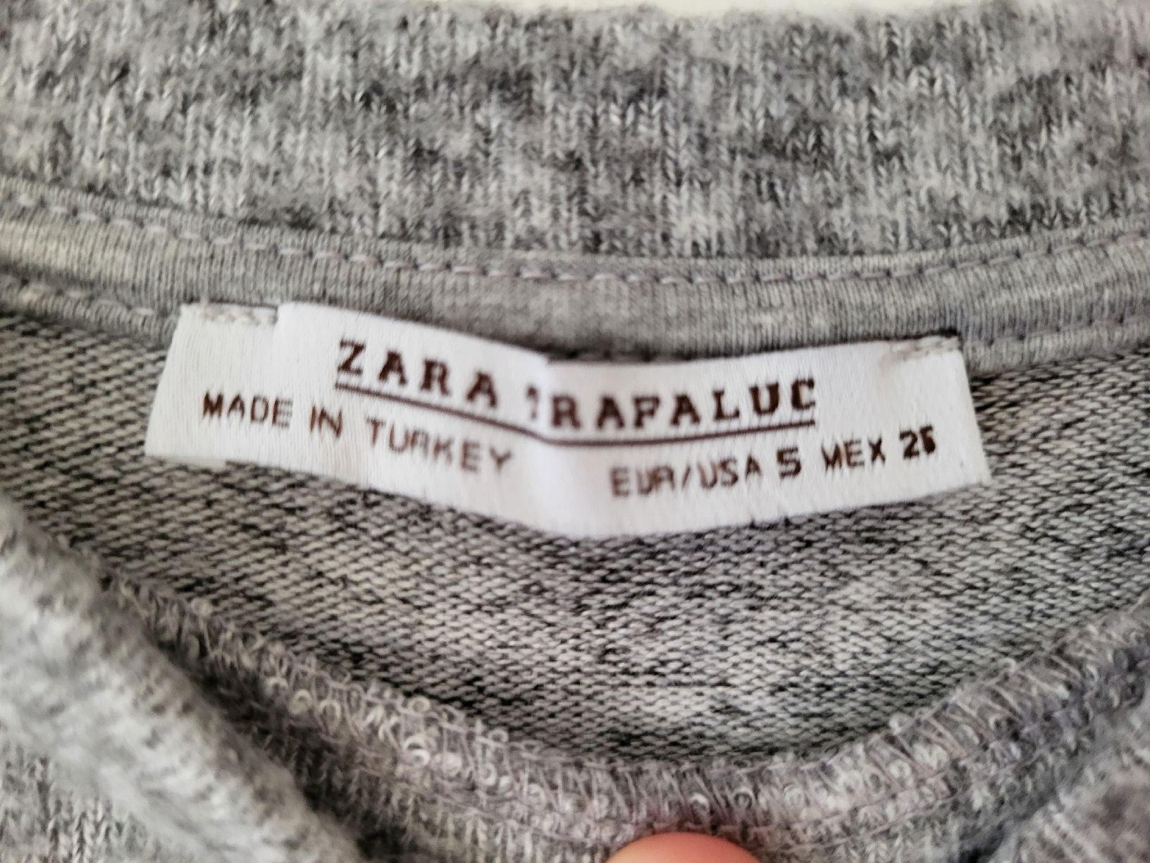 Zara Pullover & Sweatshirts: Zara Damenpullover Gr. S Trompetenärmel grau meliert – Gebraucht aus Zürich von Mada45 1