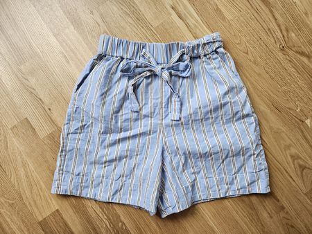 Selected Femme 100% Baumwolle Shorts Gr. 38 blau gestreift