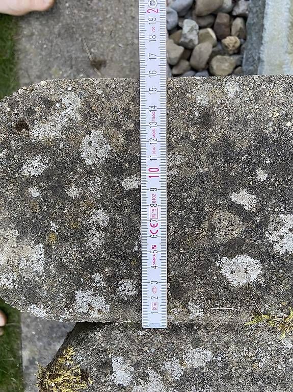 Rivestimenti per pavimenti: Rasenkanten-/Randstein – Usato da Neuheim venduto da Salim675 2