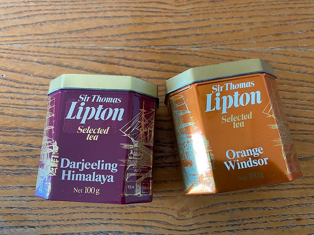 Aliments & Spécialités: Büchsen von Ceylontee – D'occasion à Strengelbach par Luftschutzsoldat