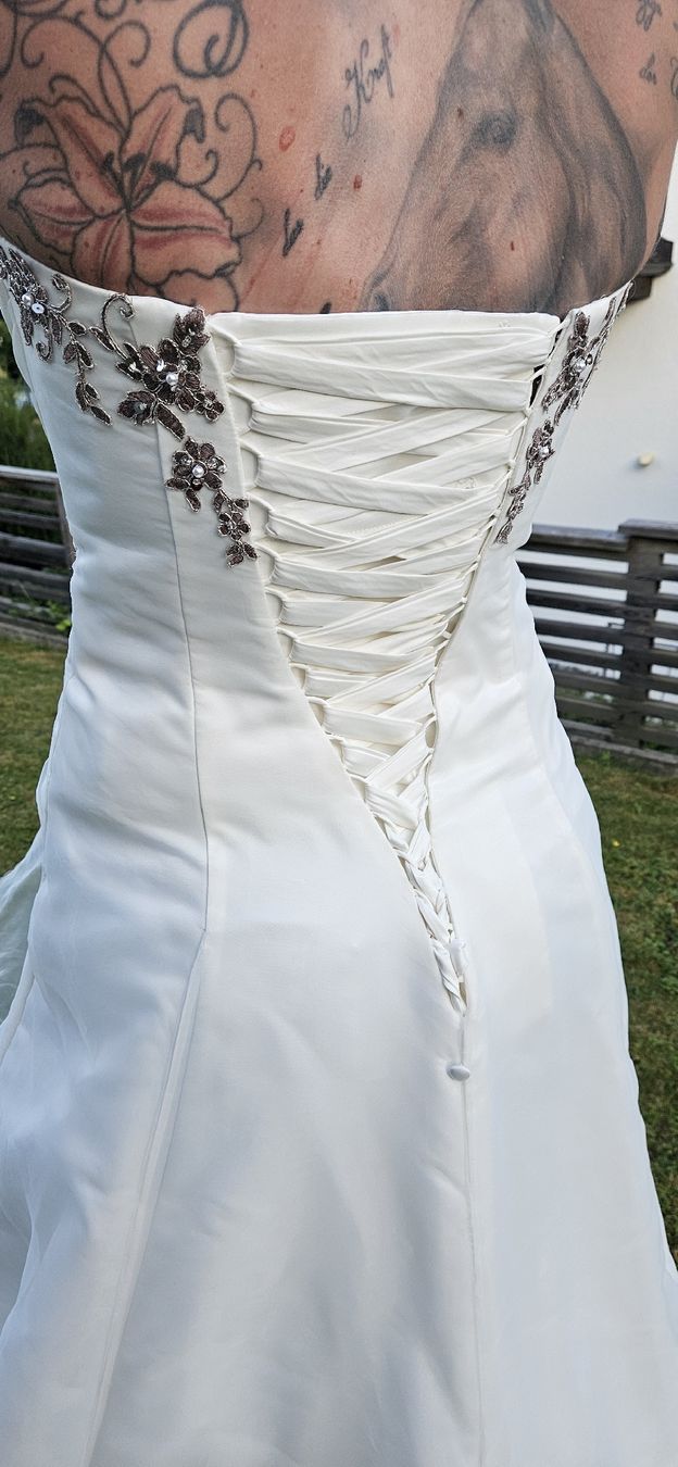 Vestiti: wunderschönes Brautkleid von Merrys – Usato da Siebnen venduto da SchuJas 5